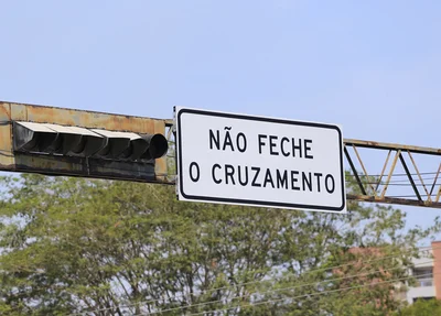 Semáforo apagado