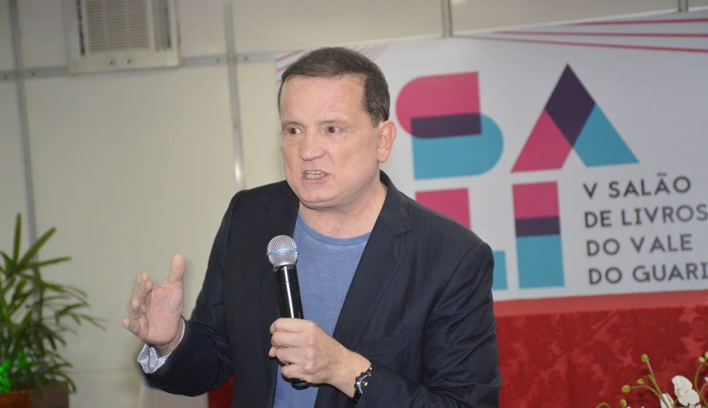 Jornalista comanda atualmente o Conexão Repórter  no SBT