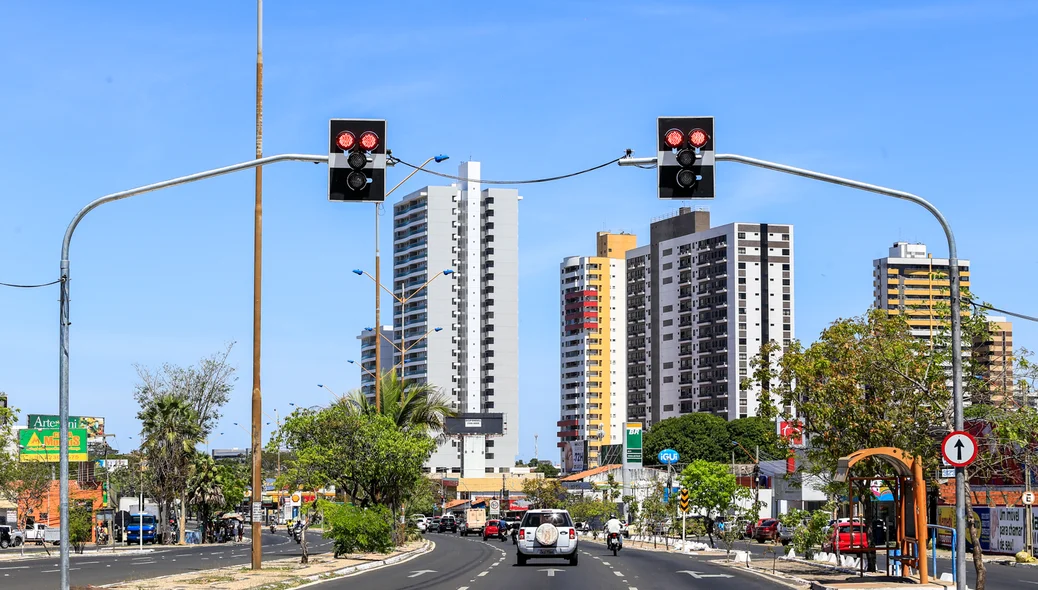 Nova sinalização na avenida João XXIII 