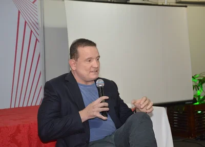 Roberto Cabrini falou por mais de uma hora e meia