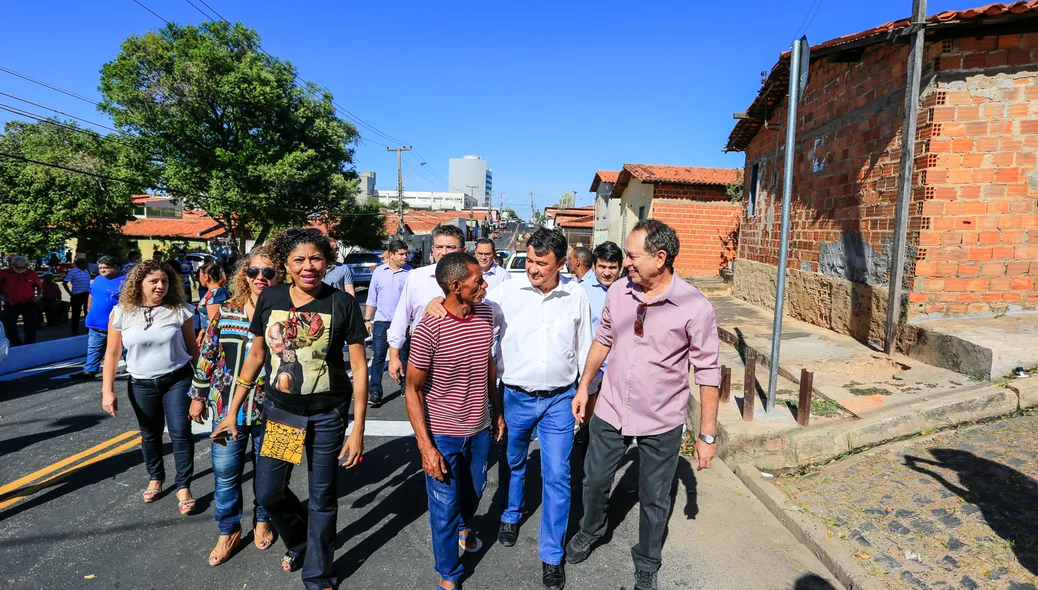 Wellington caminhando pelas ruas do bairro Redenção