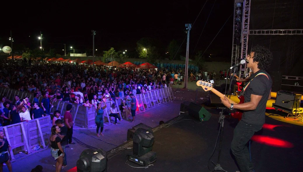 Banda Merohomem se apresenta no Festival B-R-O-BRÓ