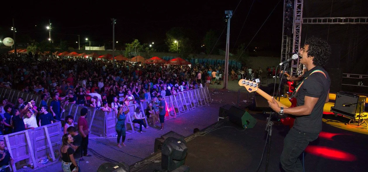 Banda Merohomem se apresenta no Festival B-R-O-BRÓ
