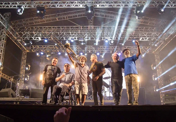 Banda Os Paralamas do Sucesso se apresenta no Festival B-R-O-BRÓ
