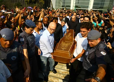 Corpo de Marcelo Rezende é velado e enterrado em São Paulo