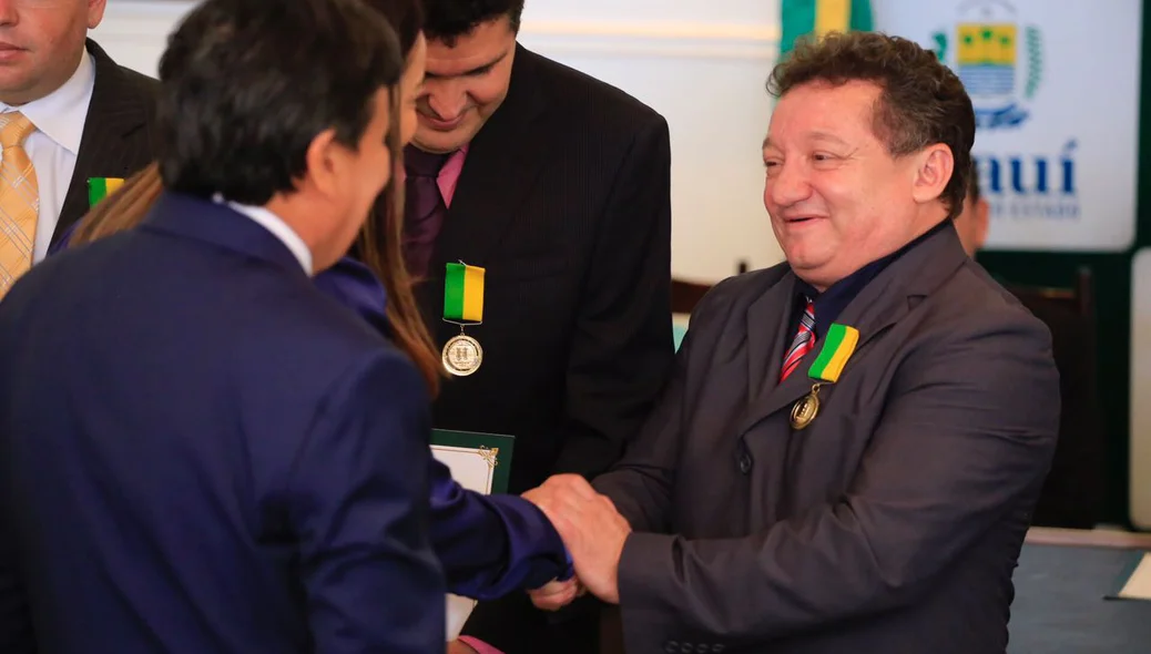 Gilberto Albuquerque entre os homenageados