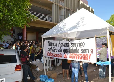 Frases de efeito foram expostas durante a manifestação