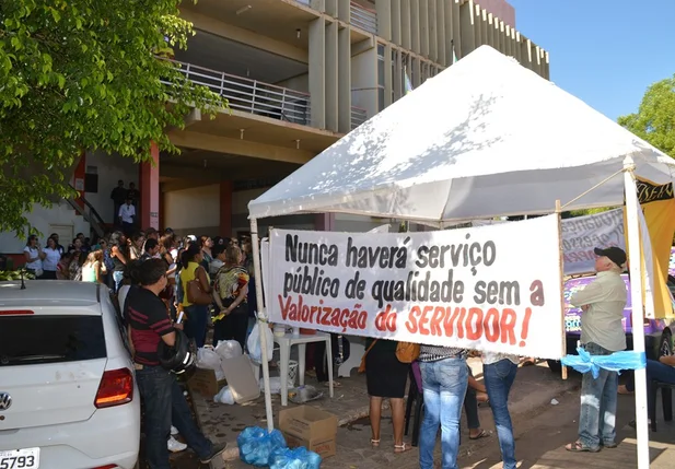 Frases de efeito foram expostas durante a manifestação