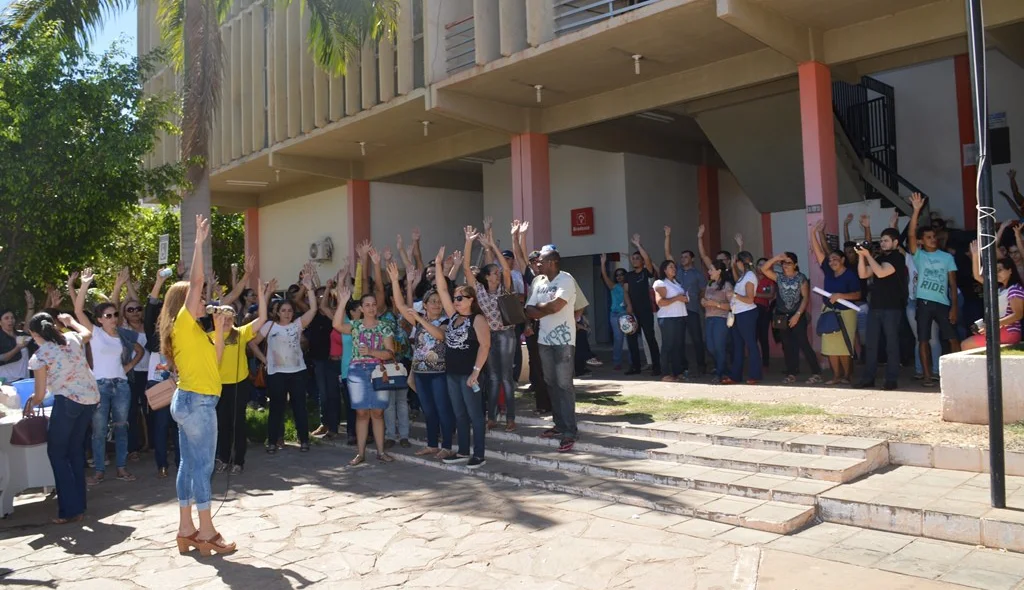 Servidores decidem por nova paralisação  esta de 48 horas