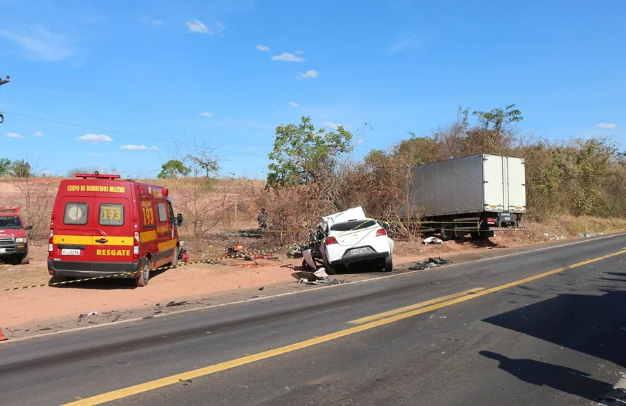O acidente aconteceu no início da tarde desta quinta-feira (21)