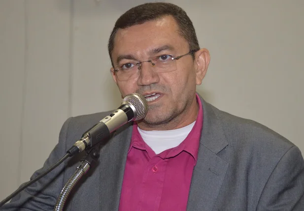 Padre Walmir destaca importância do conselho