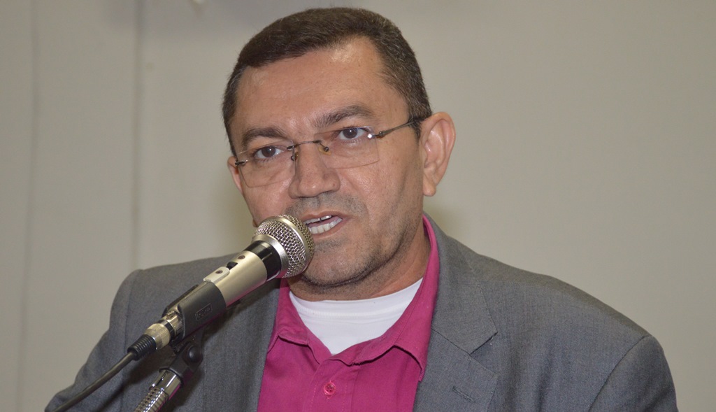 Padre Walmir reúne-se com vereadores da base