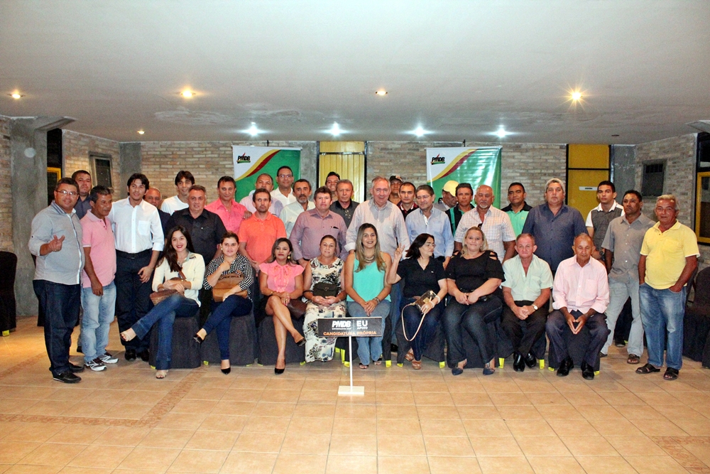 Ex-ministro com seus aliados em Campo Maior