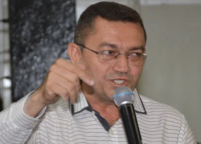 Padre Walmir sanciona lei da taxa do lixo