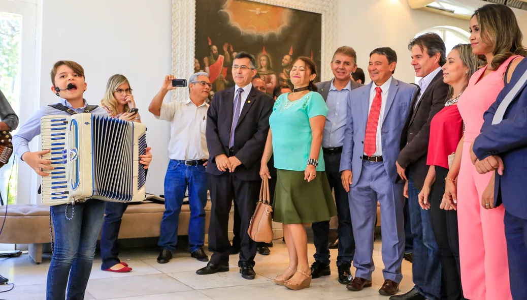 Apresentação musical no Palácio de karnak