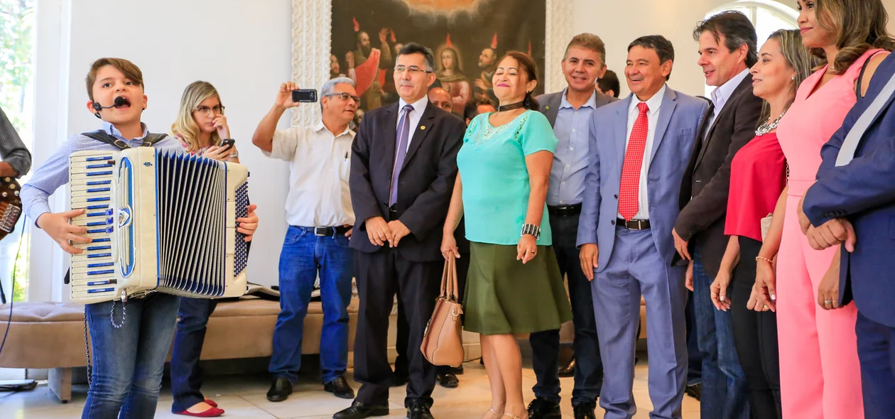 Apresentação musical no Palácio de karnak