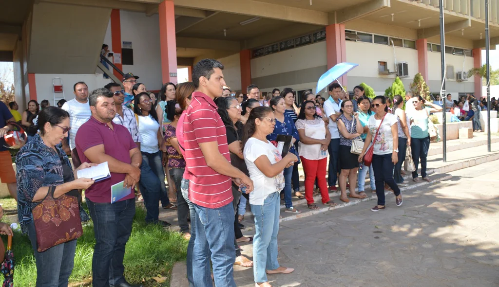 Manifestação atrai servidores de várias categorias