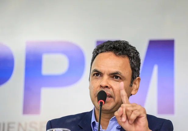 Prefeito de São João do Piauí, Gil Carlos