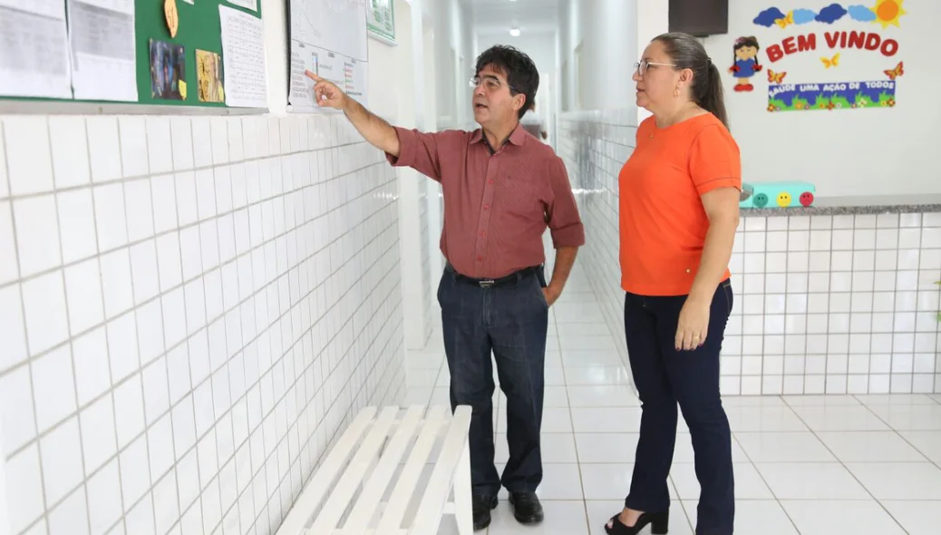 Francisco Limma e Vilma Amorim  visitando a UBS de Esperantina