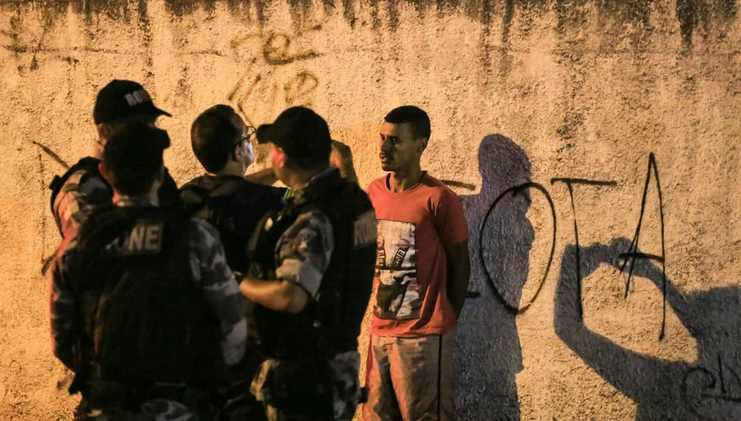 Homem disse que estava procurando a namorada