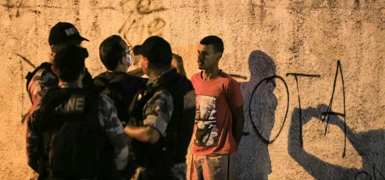 Homem disse que estava procurando a namorada