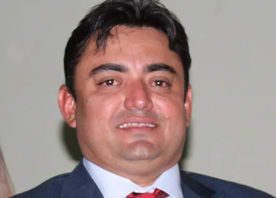 Márcio Alencar suspende concurso público