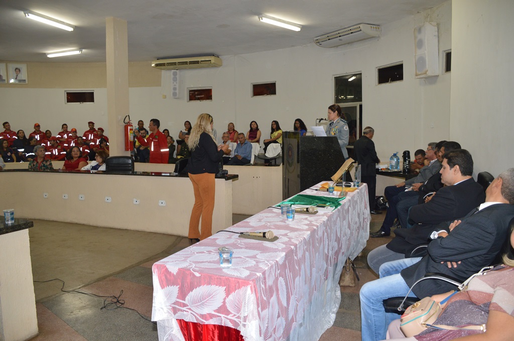 Capitã Cleia agradece a homenagem