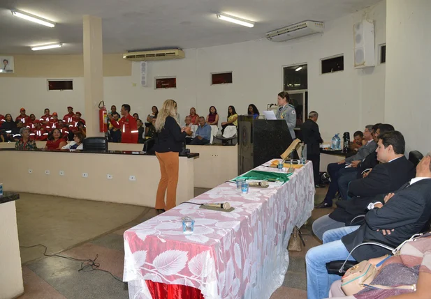 Capitã Cleia agradece a homenagem