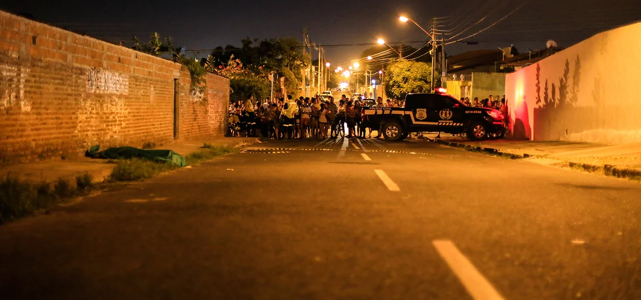 Populares no local do crime