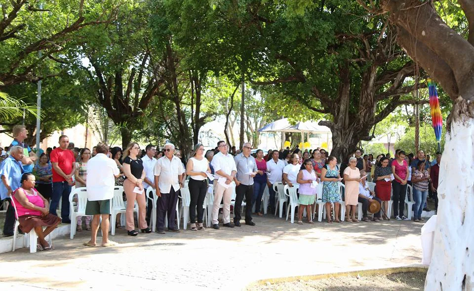 A missa aconteceu na praça Leônida, em Esperantina