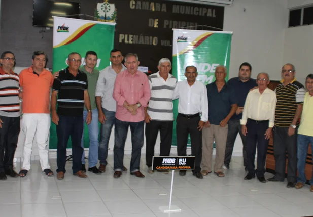 João Henrique reúne presidentes e delegados do PMDB em Piripiri 