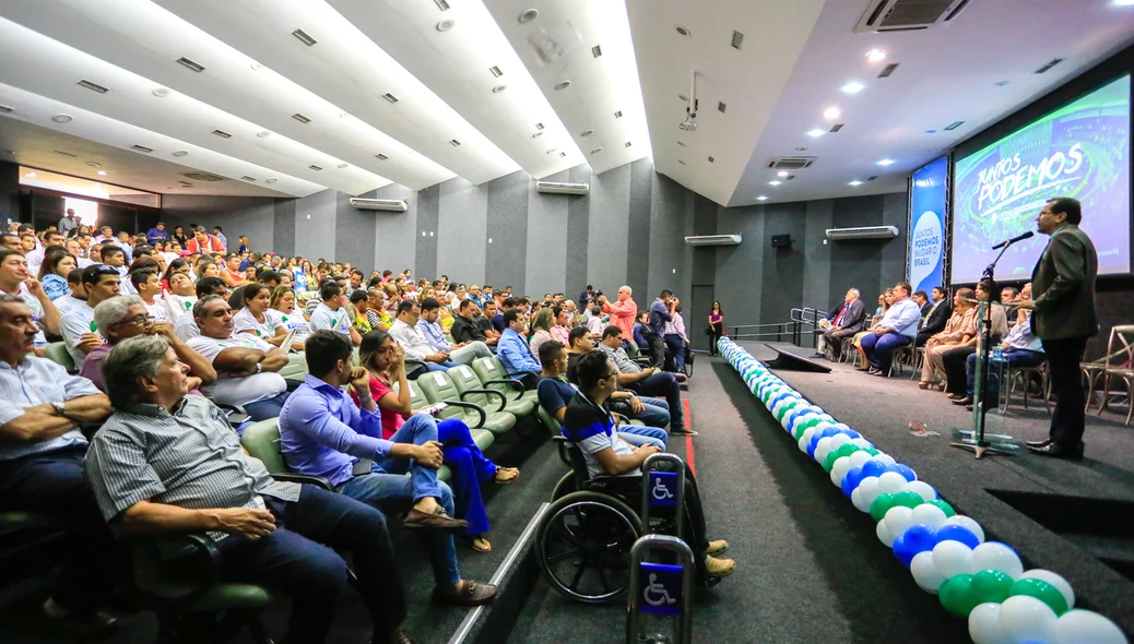 A solenidade aconteceu no auditório da FIEPI