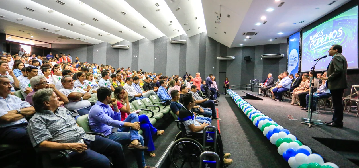 A solenidade aconteceu no auditório da FIEPI