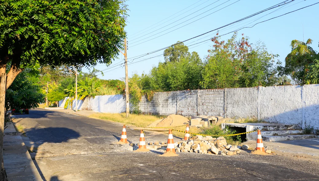 Moradores reclamam da obra