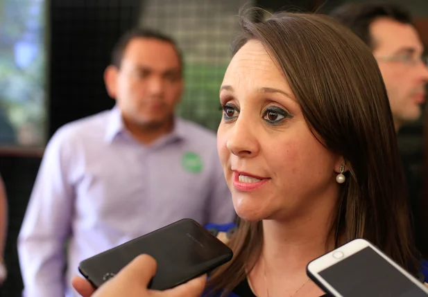 Presidente Nacional do Podemos Renata Abreu
