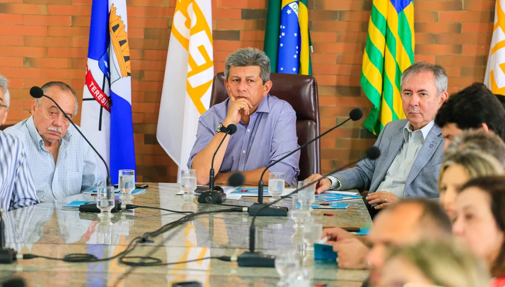 Autoridades participaram da palestra