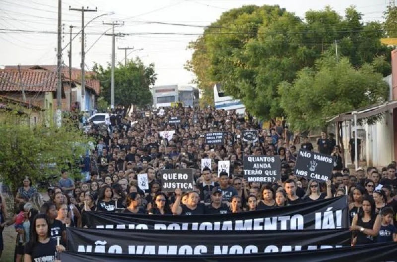 Multidão acompanhou a manifestação
