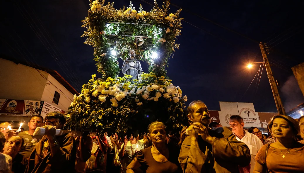 Imagem de São Francisco de Assis é carregada