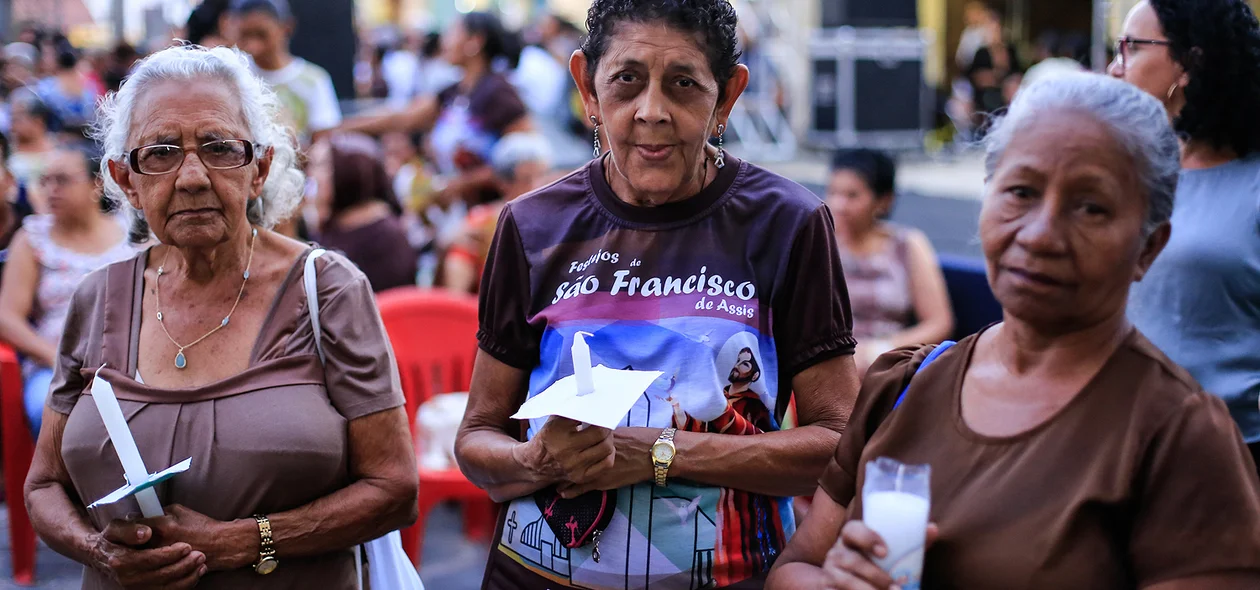 Procissão reuniu 5 mil pessoas