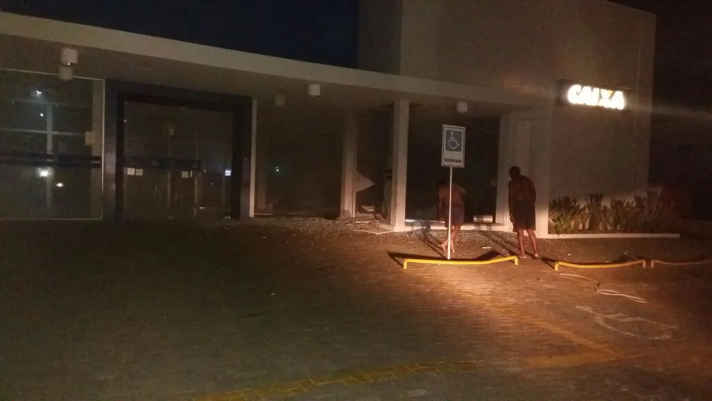 Agência arrombada