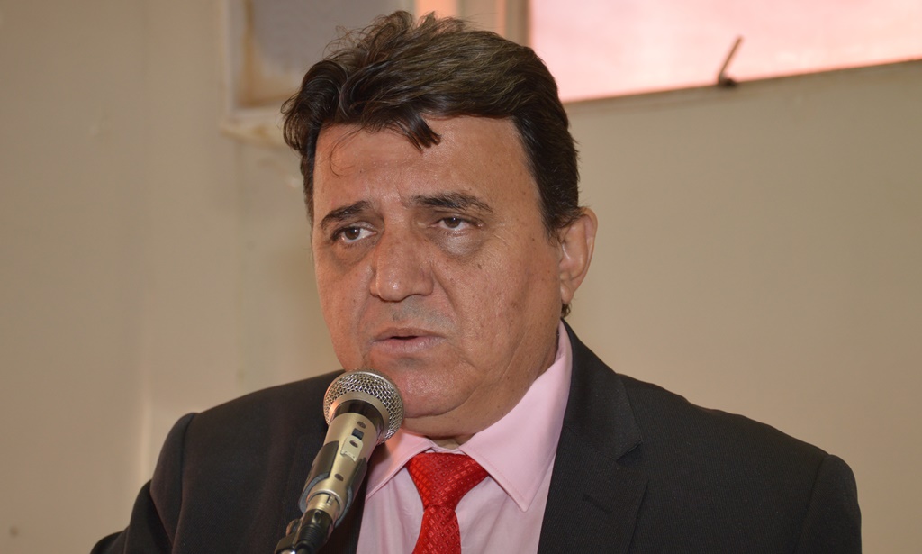 Aliado do prefeito vereador garante que salários atrasados serão quitados