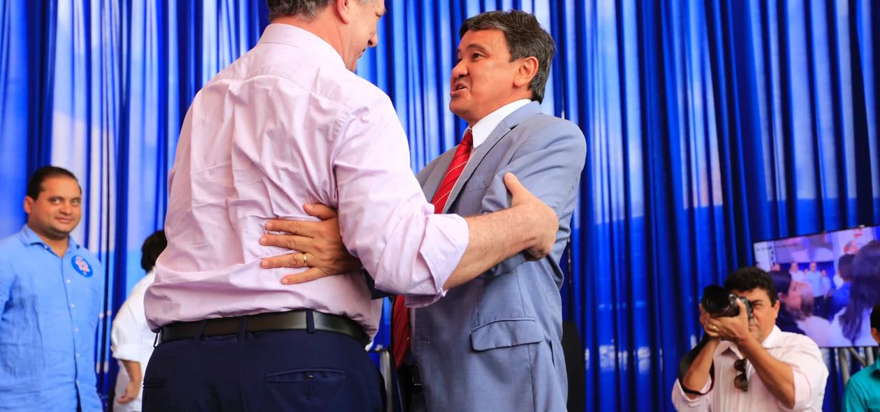 Ciro e Wellington se cumprimentam