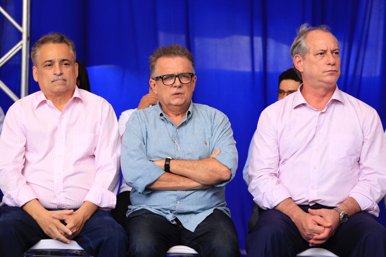 Cúpula do PDT no Piauí ao lado de Ciro Gomes