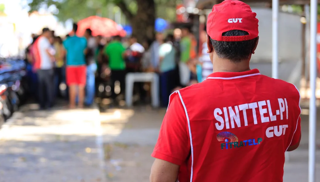 Sintel esteve no local defendendo o direito dos trabalhadores