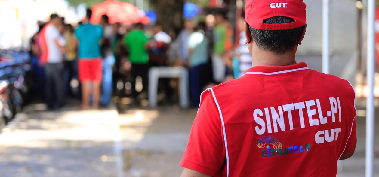 Sintel esteve no local defendendo o direito dos trabalhadores