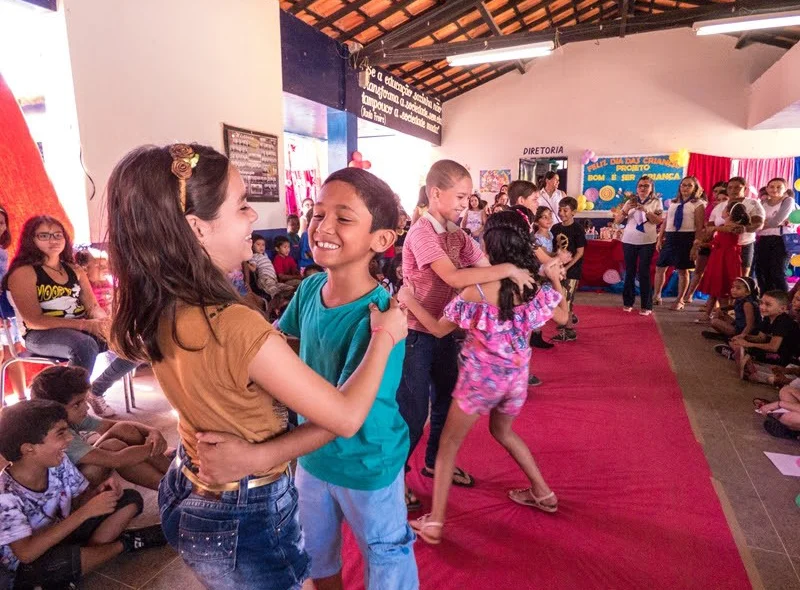 Brincadeiras com os alunos do ensino Infantil e Fundamental