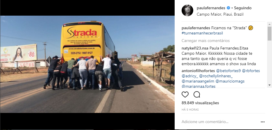 Equipe da cantora Paula Fernandes empurra ônibus na BR-343