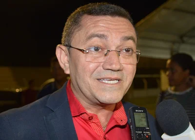 Prefeito de Picos nomeia servidor para responder interinamente pela Secretaria de Administração