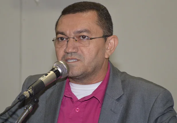 Padre Walmir ultrapassa limite com gastos de pessoal
