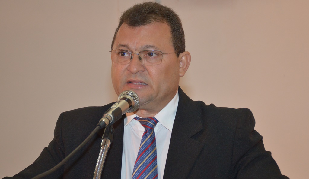 Chaguinha deixa liderança do governo na Câmara de Picos